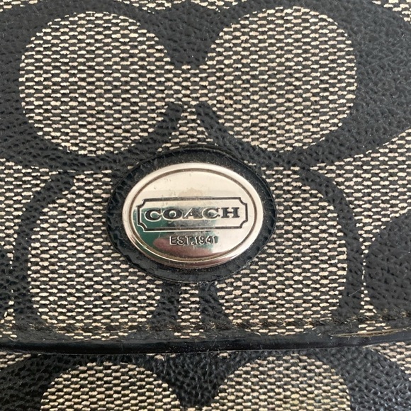 Vintage Coach Wallet - Picture 2 of 7